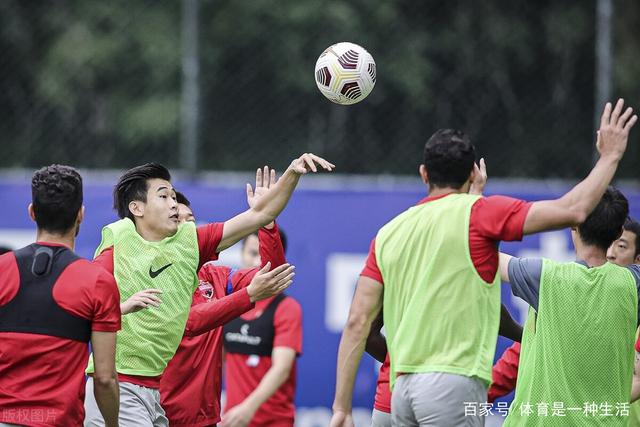 曼联2-2战平埃弗顿：绝杀后被追平，卡里克的战术缺陷暴露无遗